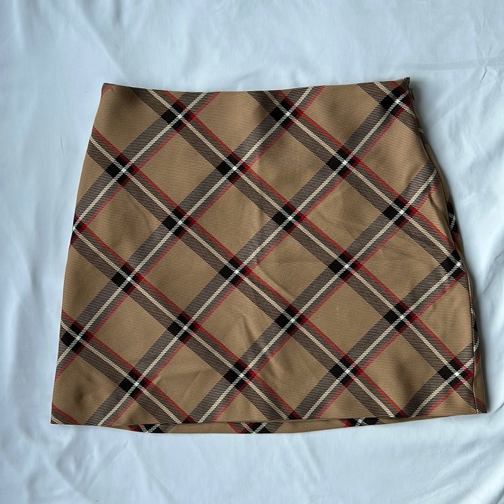 Tan/black/white/red plaid HM skirt - 10